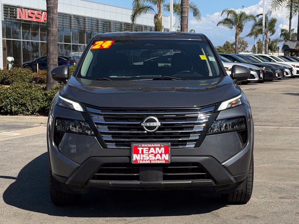 Certified 2024 Nissan Rogue SV FWD image 3