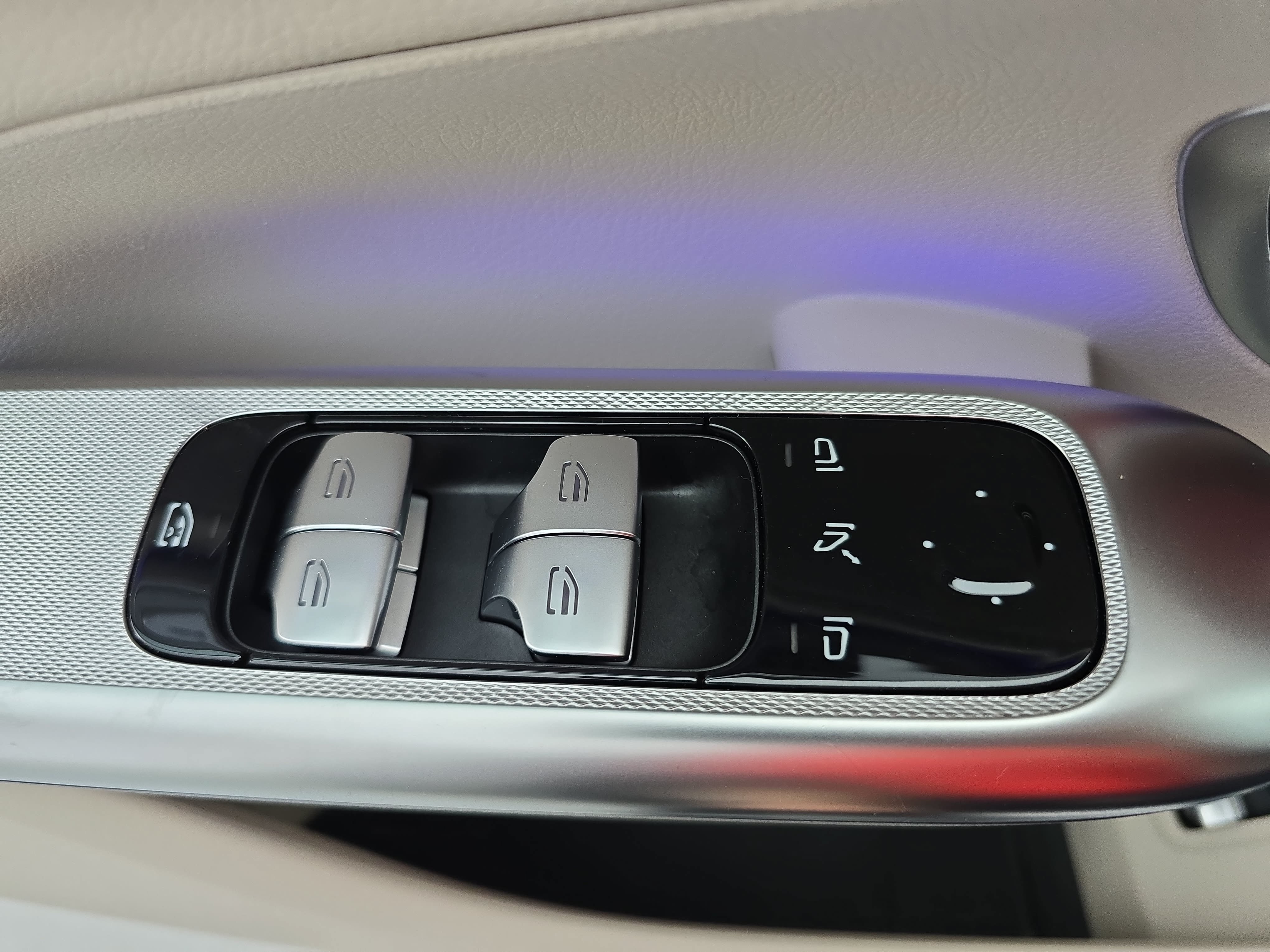 Certified 2026 Mercedes-Benz GLC 300 image 28