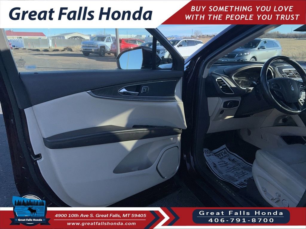 Used 2017 Lincoln MKX Reserve w/ Driver Assistance Package image 11