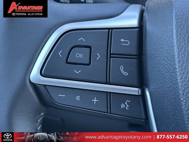 Used 2023 Toyota Highlander LE AWD/4WD image 24