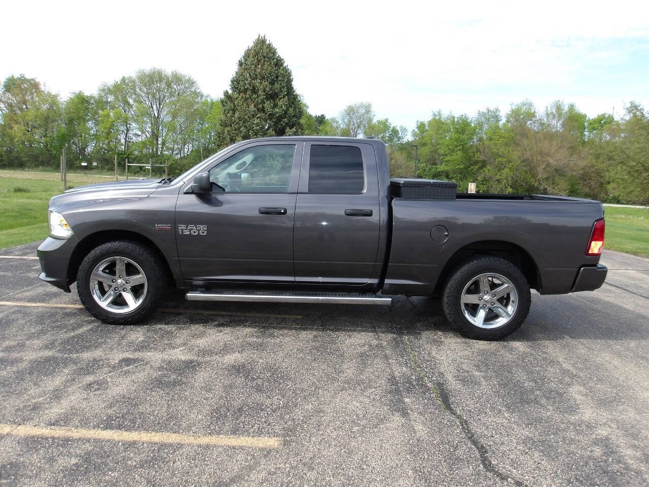 Used 2017 RAM 1500 Express w/ Express Value Package AWD/4WD image 10