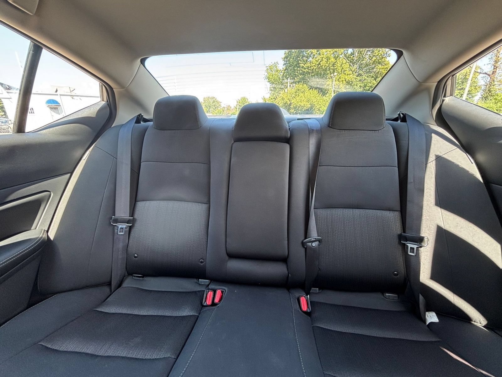 Used 2025 Nissan Altima 2.5 SV FWD image 37