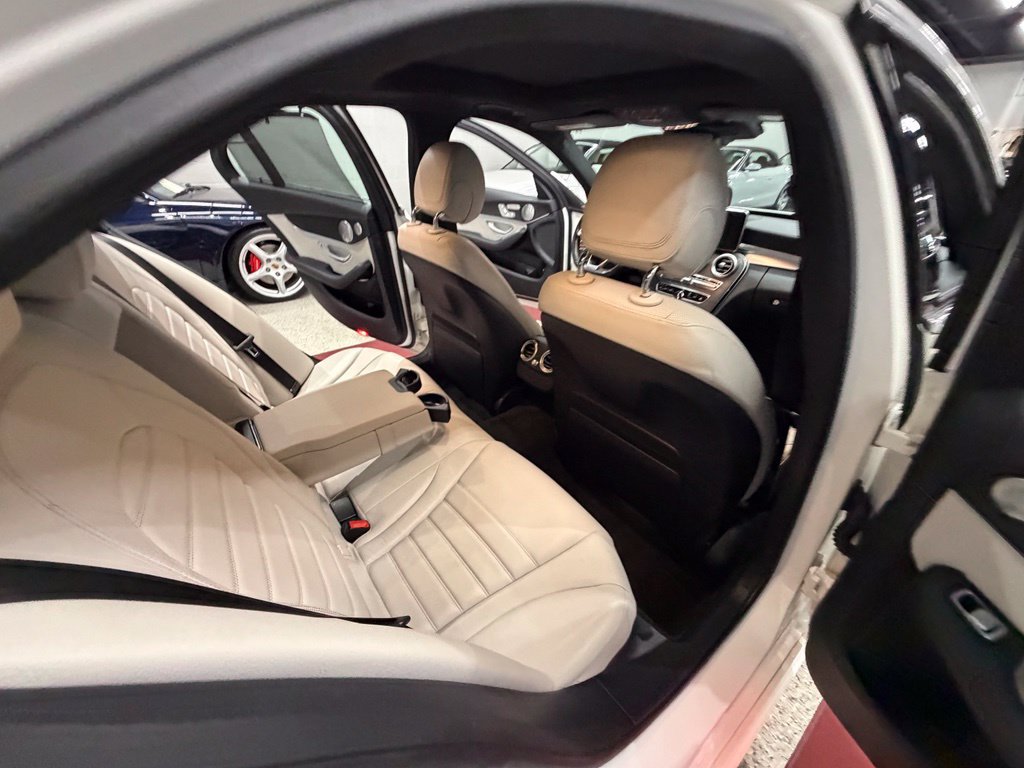 Used 2015 Mercedes-Benz C 400 4MATIC image 35