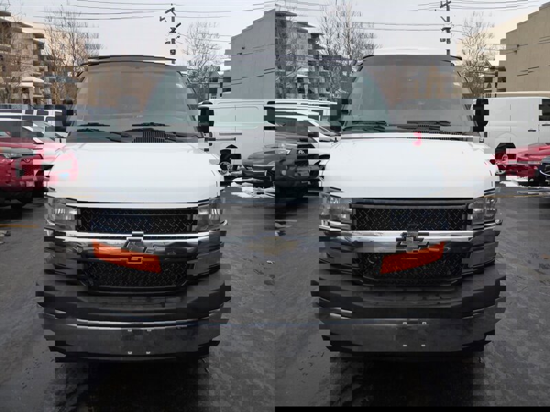 Used 2017 Chevrolet Express 2500 LT w/ LT Preferred Equipment Group image 2