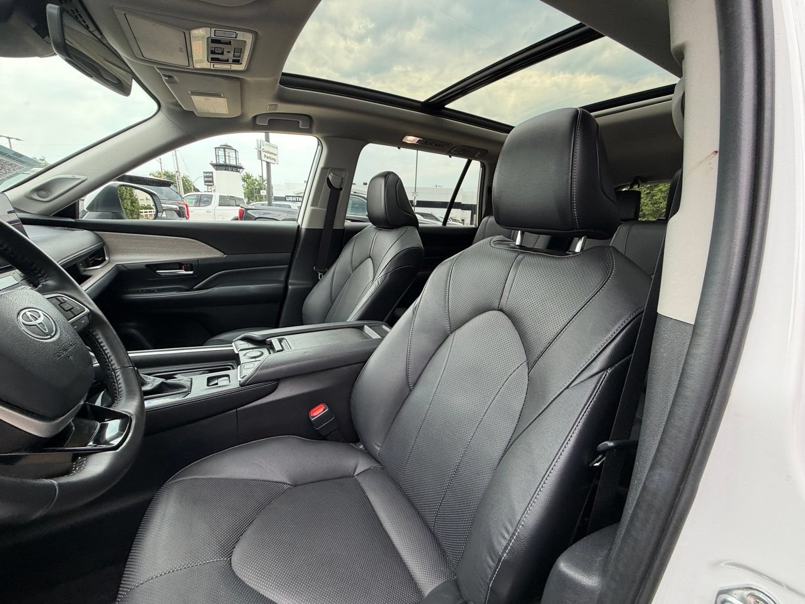 Used 2024 Toyota Grand Highlander AWD Hybrid image 11