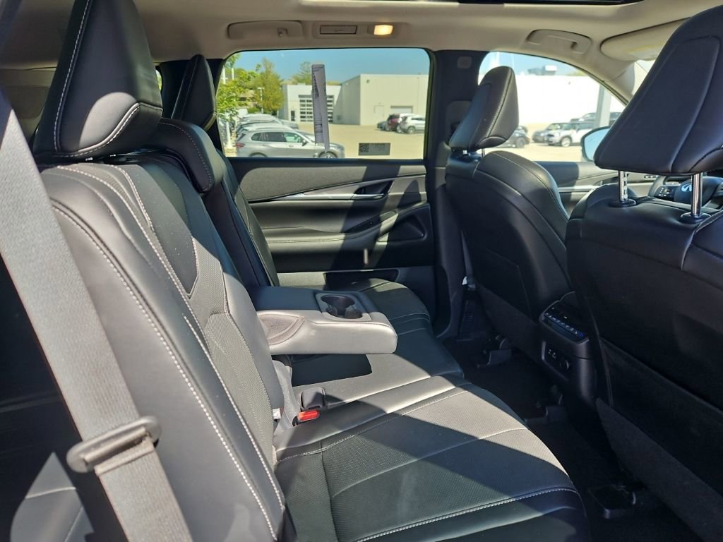 Used 2023 INFINITI QX60 Luxe AWD/4WD image 13