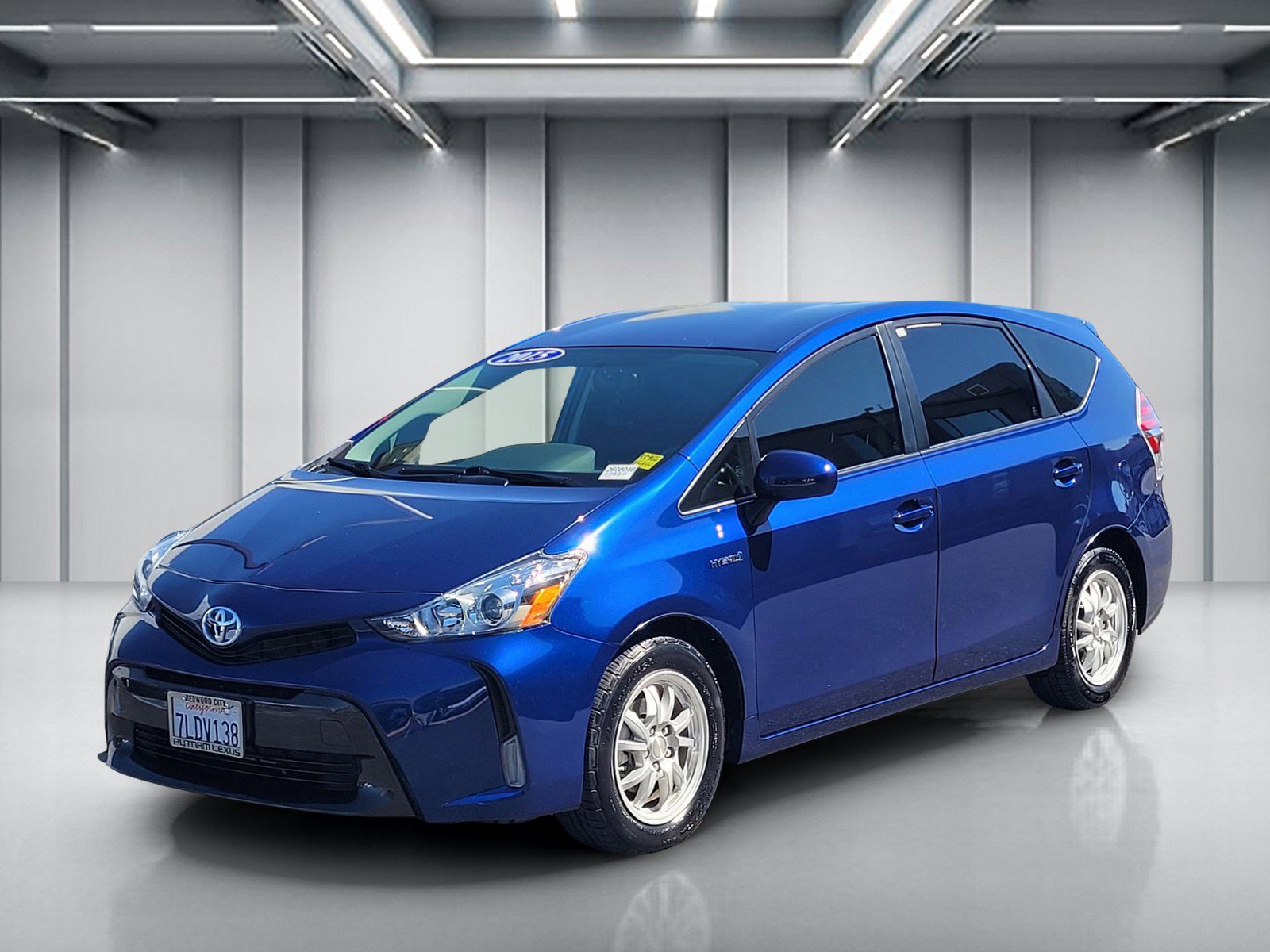 Used 2015 Toyota Prius V Three FWD image 9