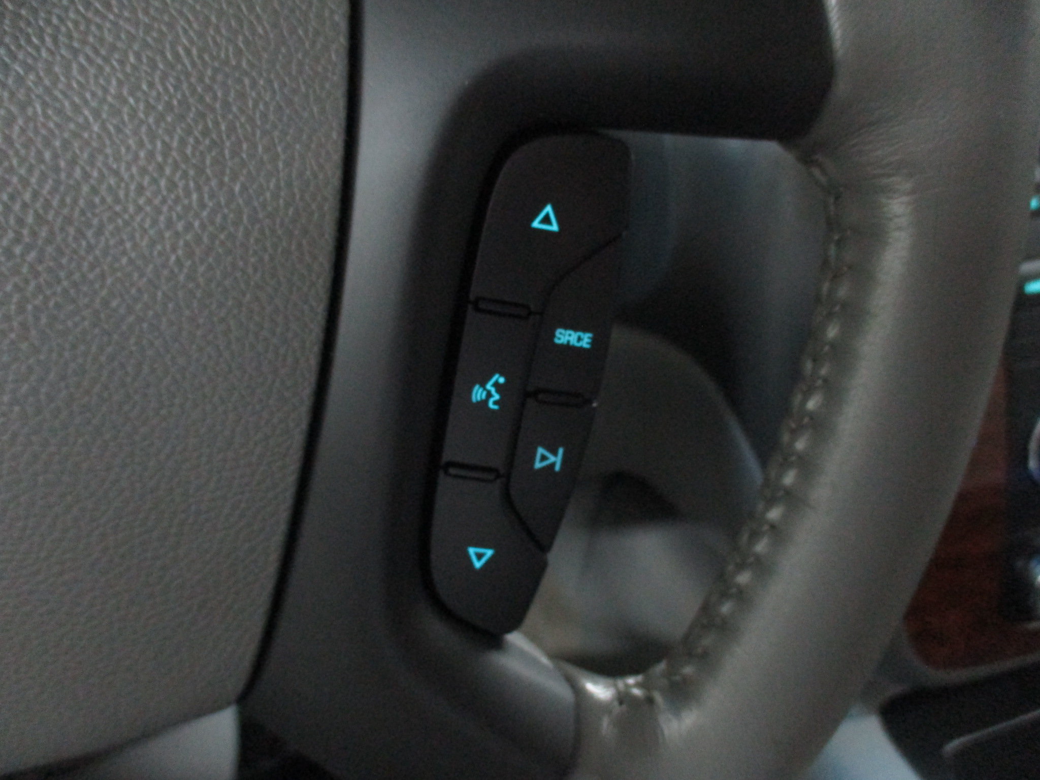 Used 2007 Chevrolet Suburban 2500 LT w/ LT Preferred Equipment Group AWD/4WD image 25