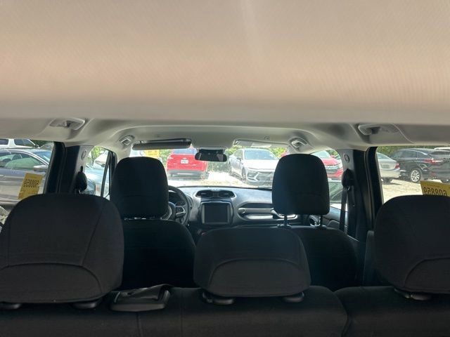Used 2023 Jeep Renegade Latitude AWD/4WD image 35
