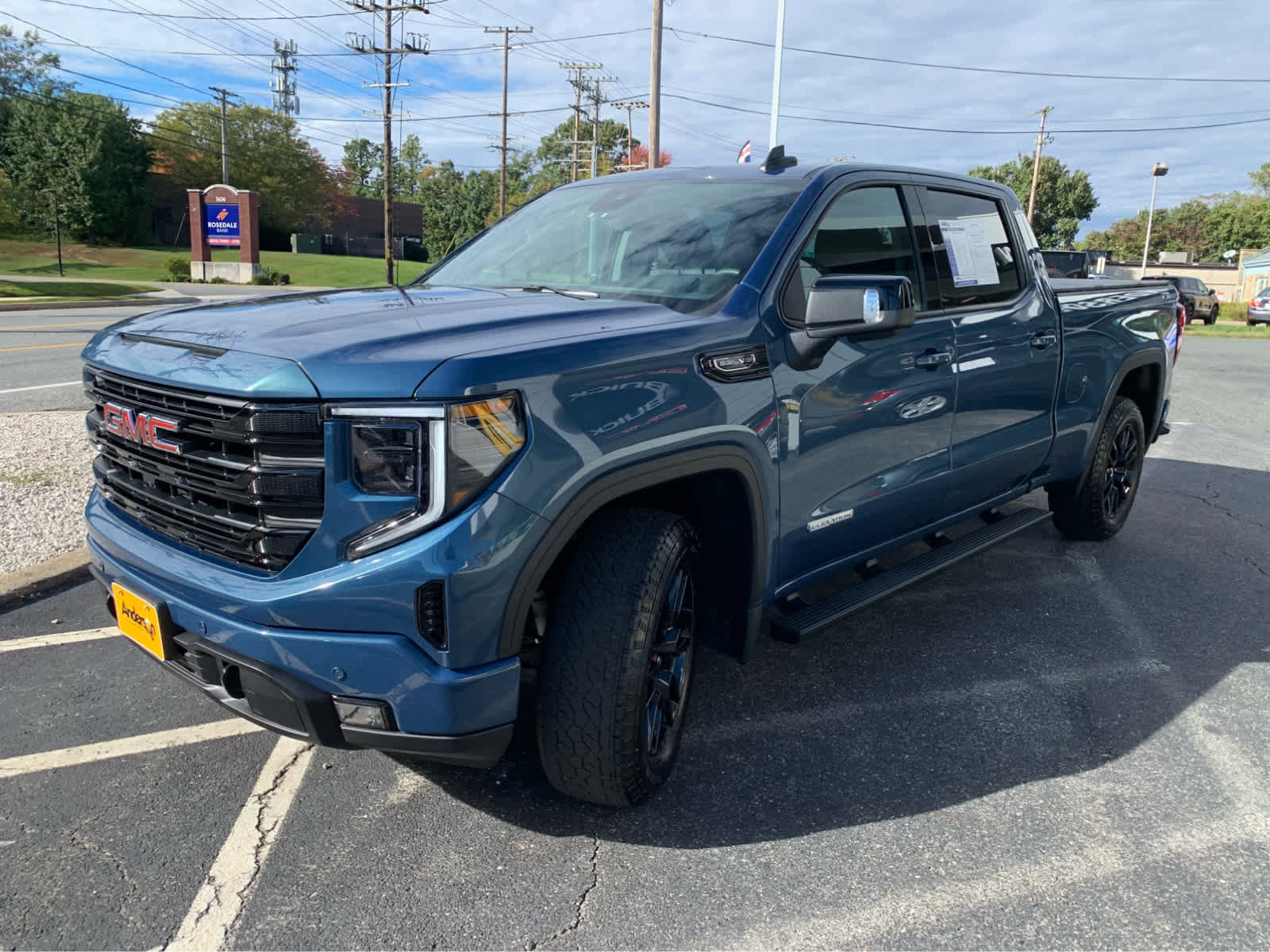 Used 2025 GMC Sierra 1500 Elevation w/ Preferred Package image 2
