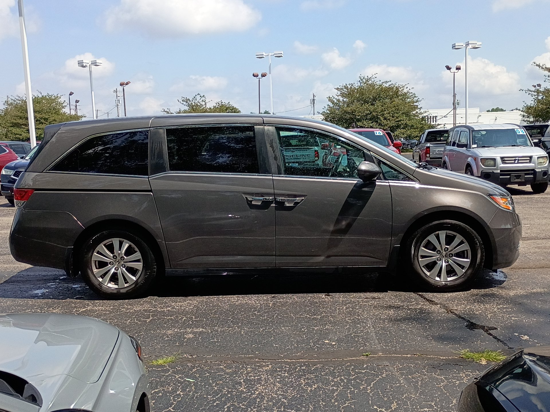 Used 2014 Honda Odyssey EX image 2