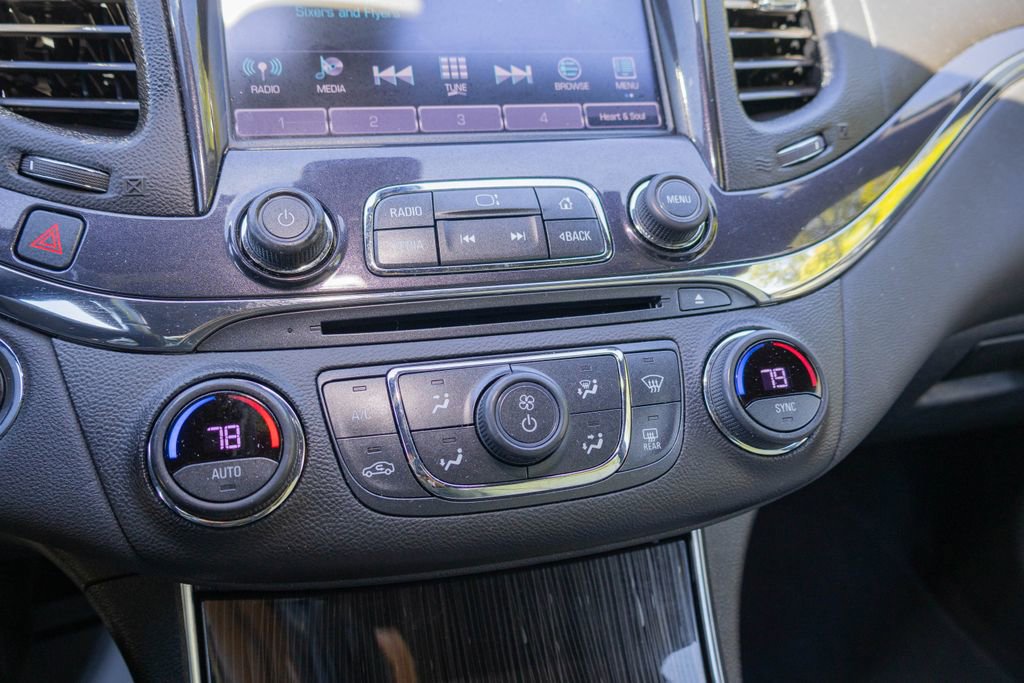 Used 2018 Chevrolet Impala Premier FWD image 22
