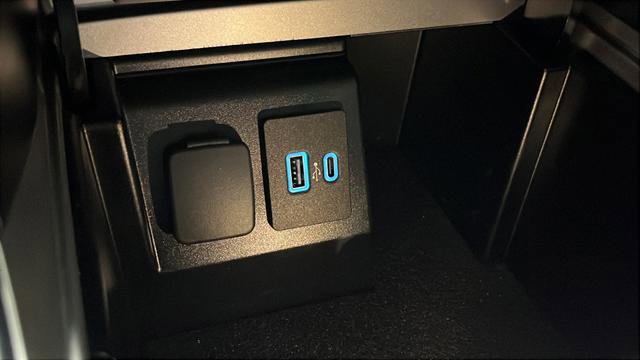 Used 2021 Ford Explorer XLT w/ XLT Sport Appearance Package image 35