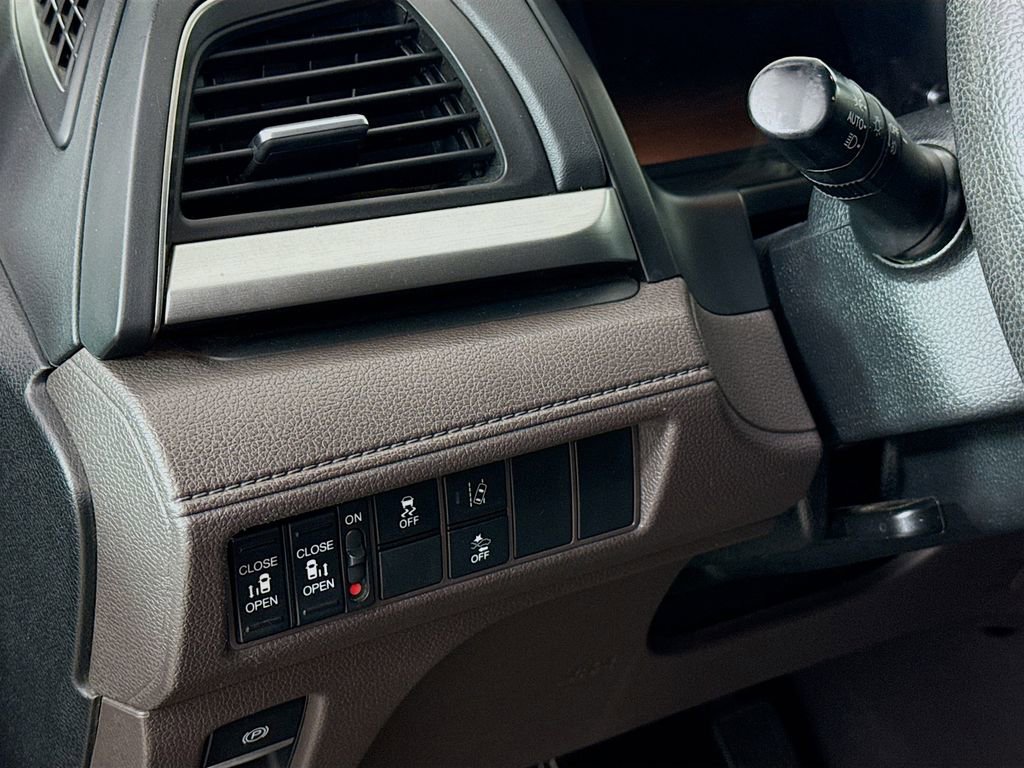 Used 2019 Honda Odyssey EX image 10