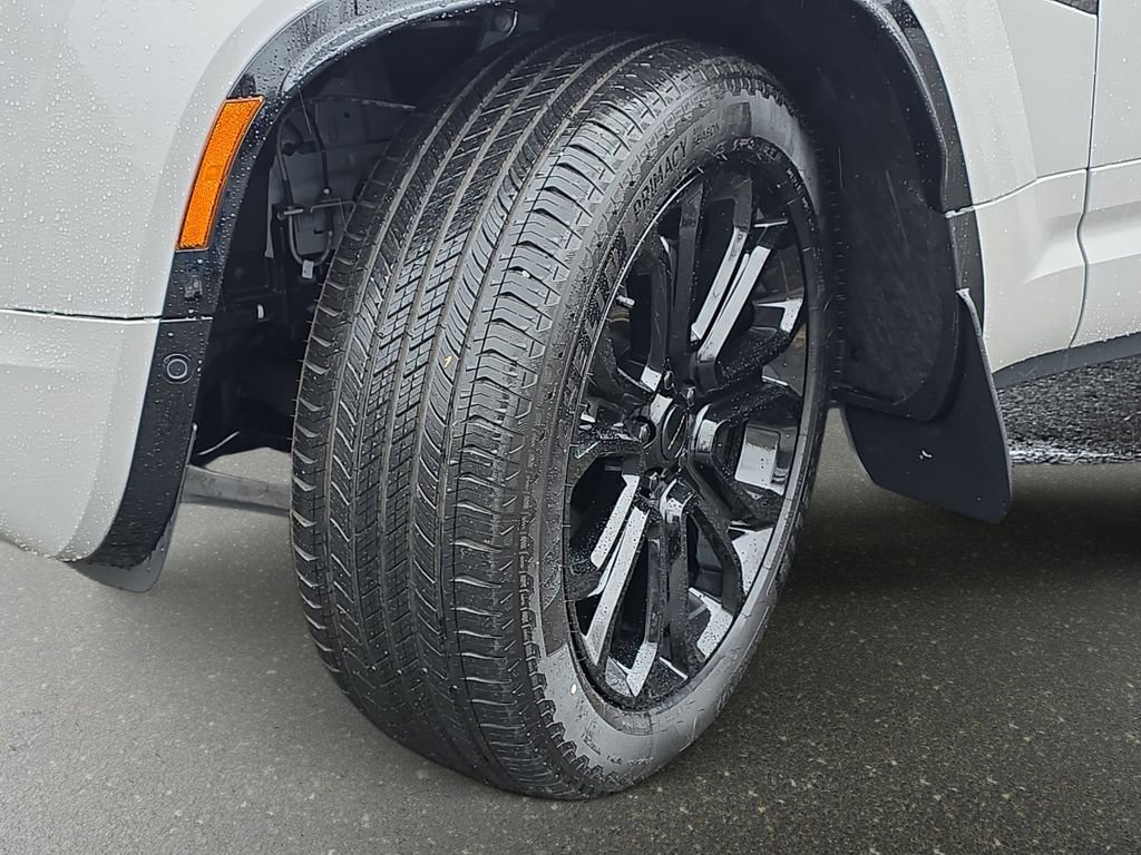 New 2026 Land Rover Defender 110 OCTA image 33