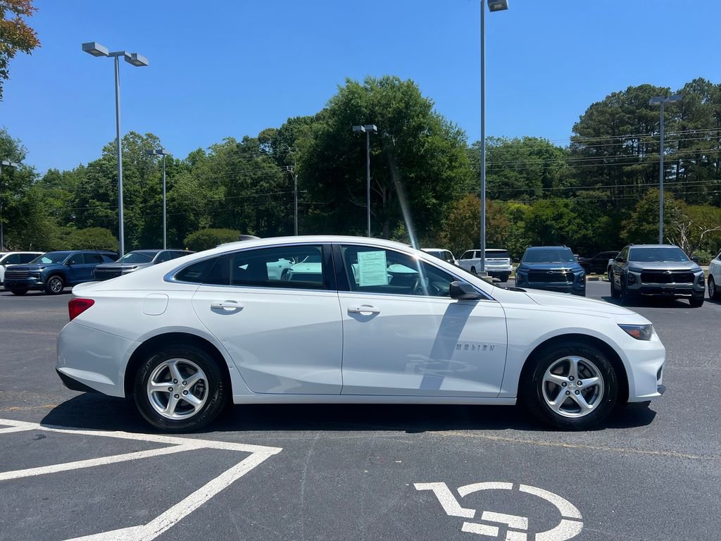 Used 2018 Chevrolet Malibu LS FWD image 2