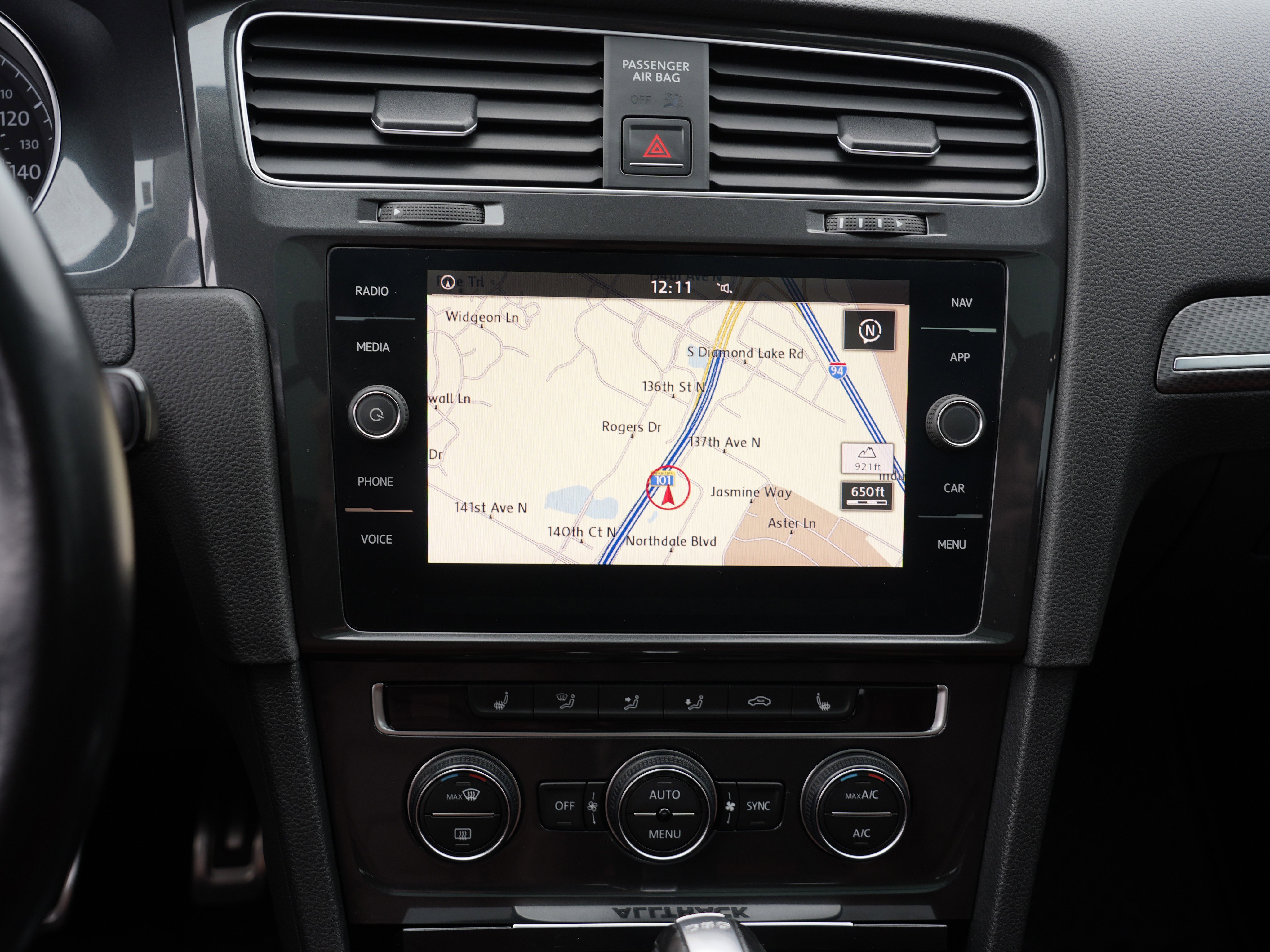 Used 2018 Volkswagen Golf Alltrack SEL image 24