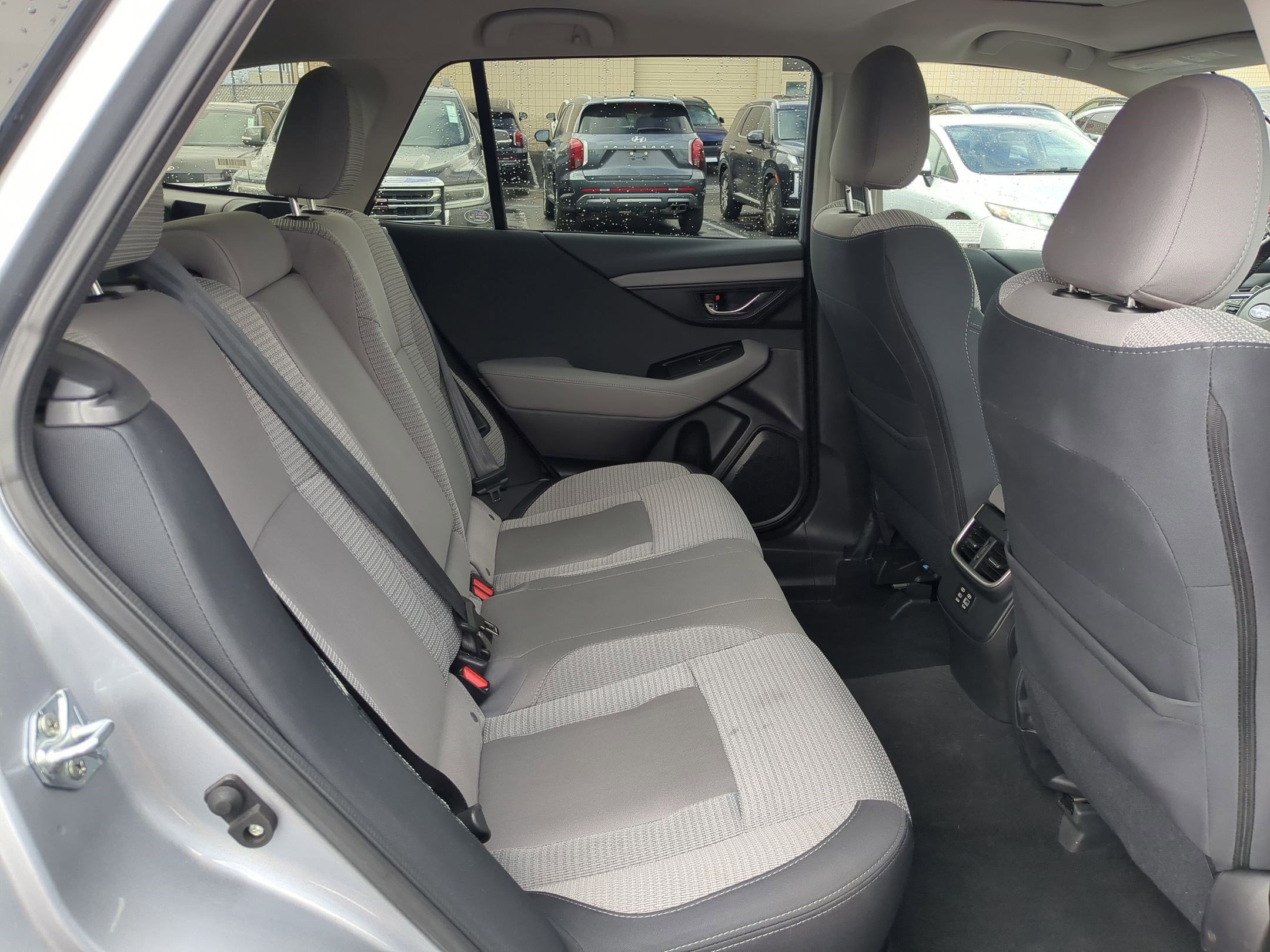 Used 2025 Subaru Outback Premium image 31