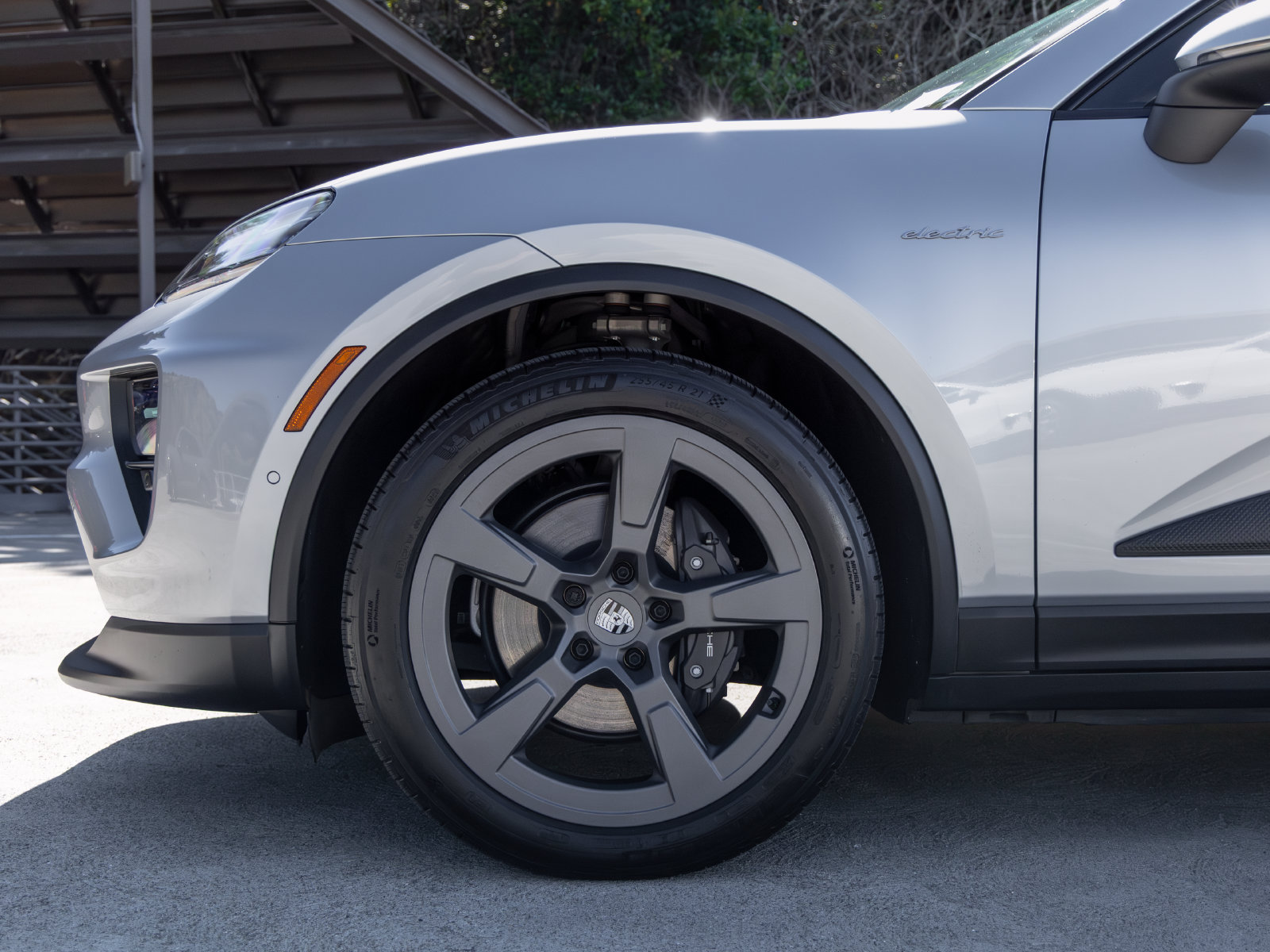 Certified 2025 Porsche Macan Electric RWD image 13
