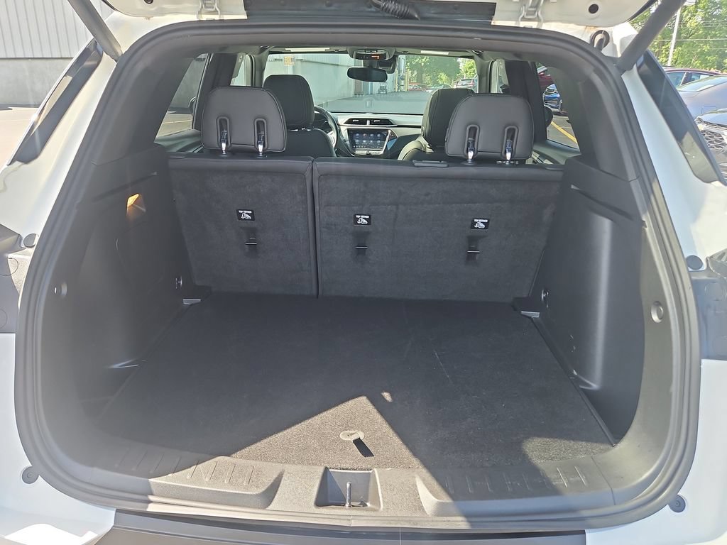Used 2023 Chevrolet TrailBlazer ACTIV w/ Sun and Liftgate Package AWD/4WD image 11