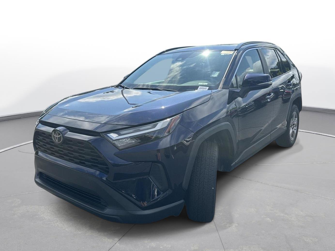 Used 2023 Toyota RAV4 XLE w/ Convenience Package FWD image 2