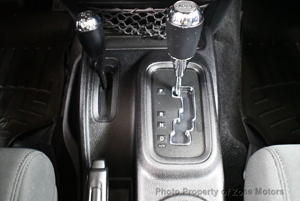 Used 2012 Jeep Wrangler Unlimited Sahara AWD/4WD image 34