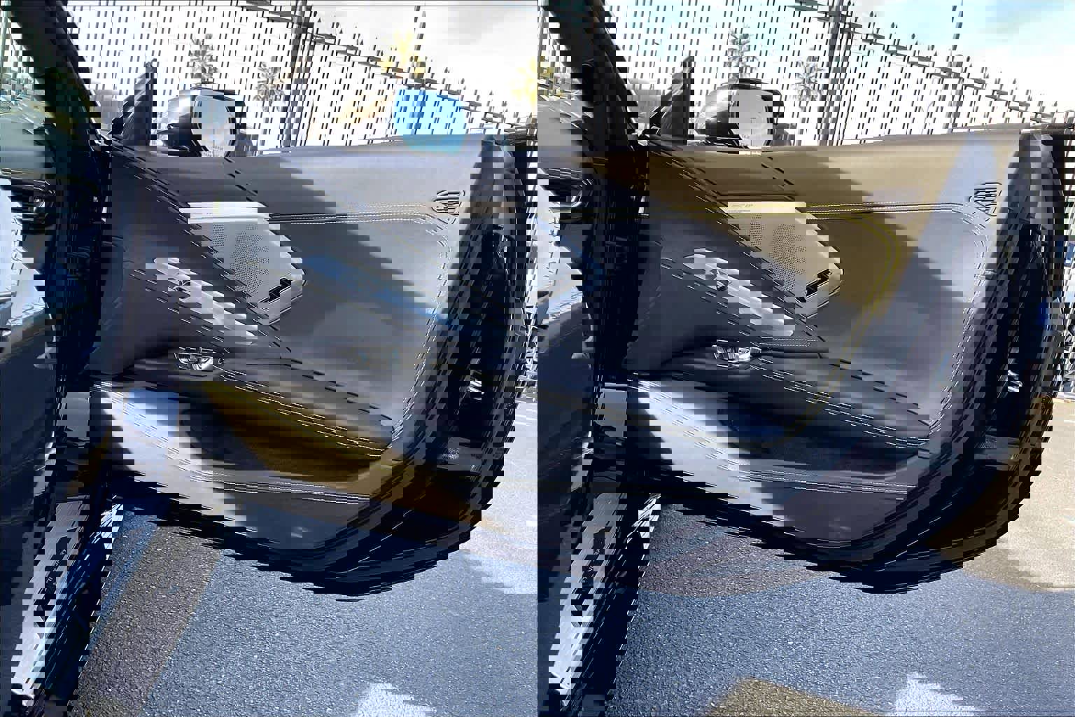 Used 2022 Chevrolet Corvette Stingray Premium Conv w/ Z51 Performance Package image 25