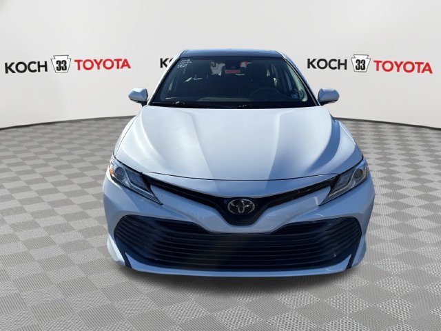 Used 2019 Toyota Camry XLE w/ Navigation Package FWD image 2