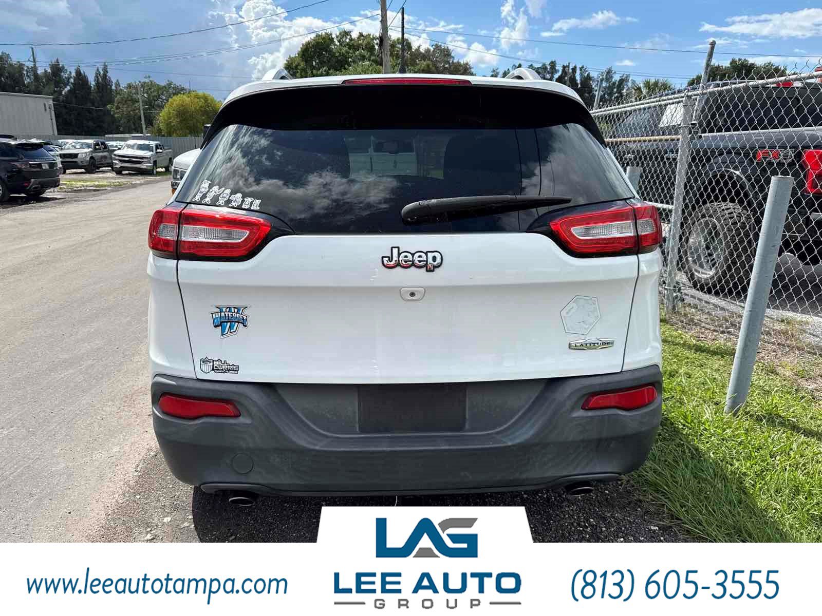 Used 2014 Jeep Cherokee Latitude w/ Comfort/Convenience Group FWD image 3