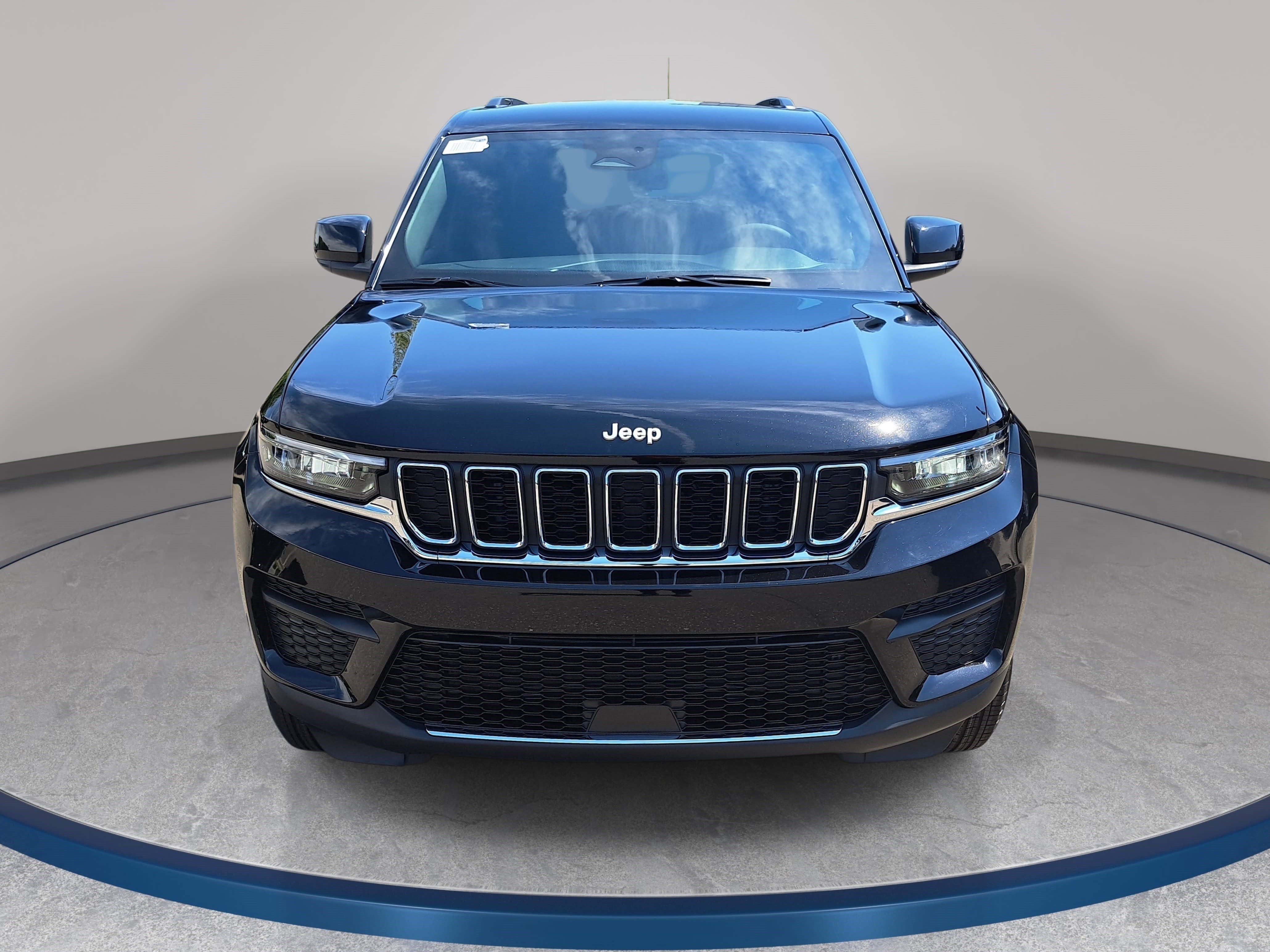 New 2026 Jeep Grand Cherokee Laredo AWD/4WD image 2
