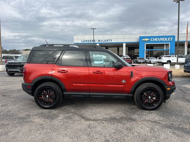 Used 2024 Ford Bronco Sport Outer Banks w/ Tech Package image 2