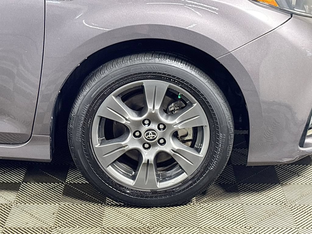 Used 2020 Toyota Sienna SE w/ SE Preferred Package AWD/4WD image 23