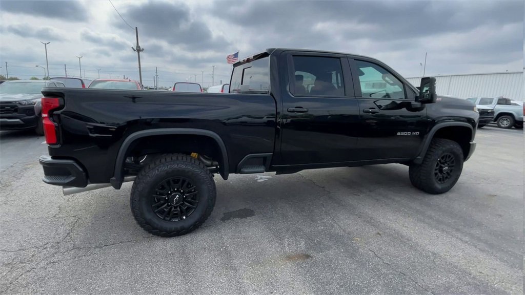New 2025 Chevrolet Silverado 2500 ZR2 w/ Technology Package image 2