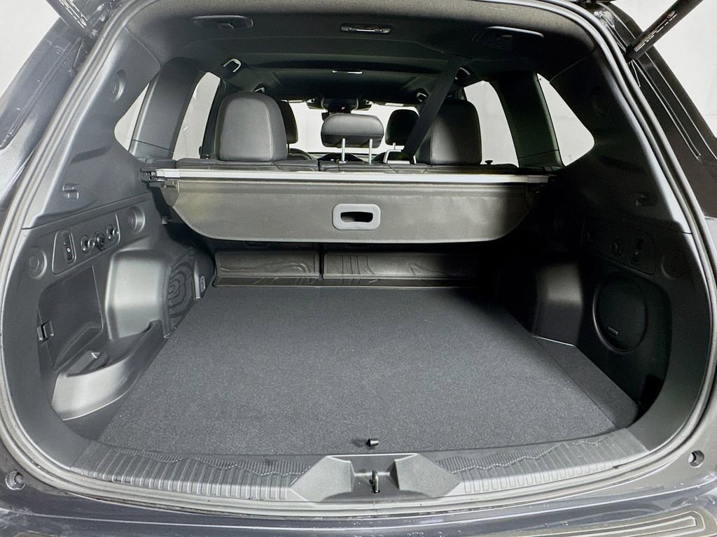 Used 2025 Subaru Forester Touring image 31