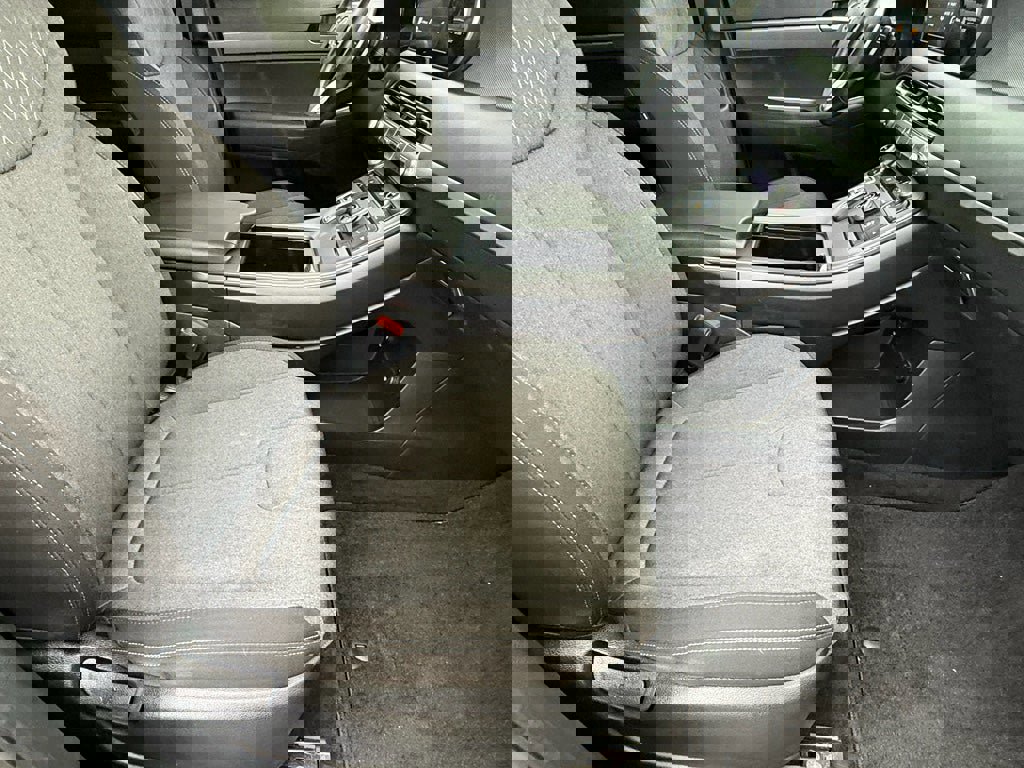 Used 2024 Chrysler Pacifica Touring-L image 10