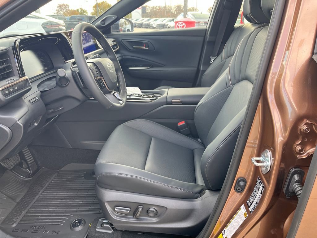 New 2025 Toyota Crown Signia image 11