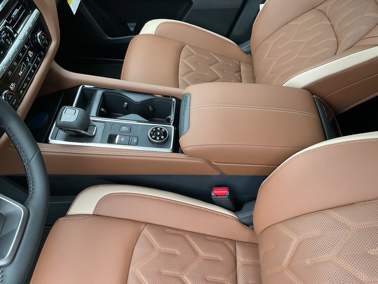 New 2026 Nissan Pathfinder Platinum image 40