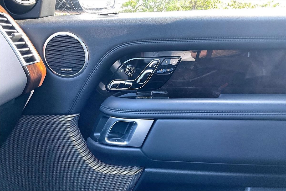 Used 2019 Land Rover Range Rover Supercharged AWD/4WD image 32