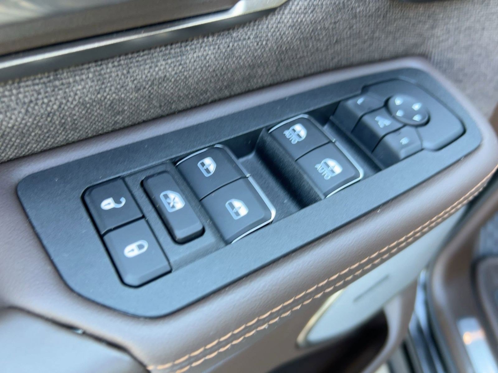 Used 2025 RAM 1500 Limited image 20