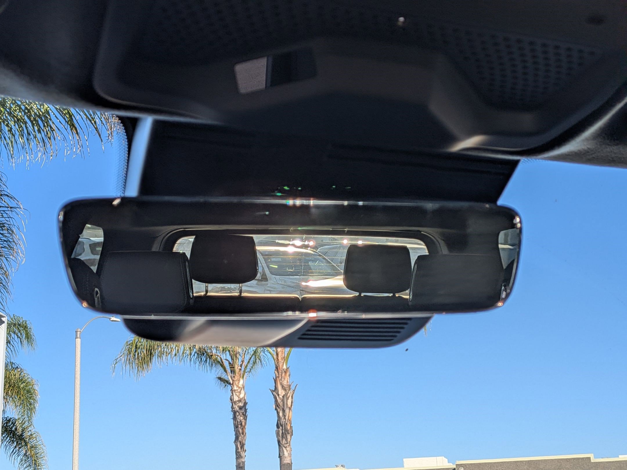 Used 2022 Rivian R1S Launch Edition image 26