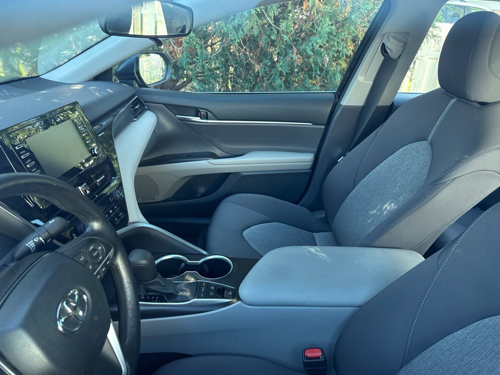 Used 2021 Toyota Camry LE FWD image 3