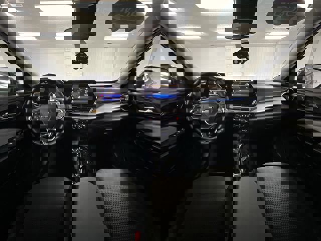 Certified 2025 Chevrolet Trax LT w/ LT Convenience Package image 19