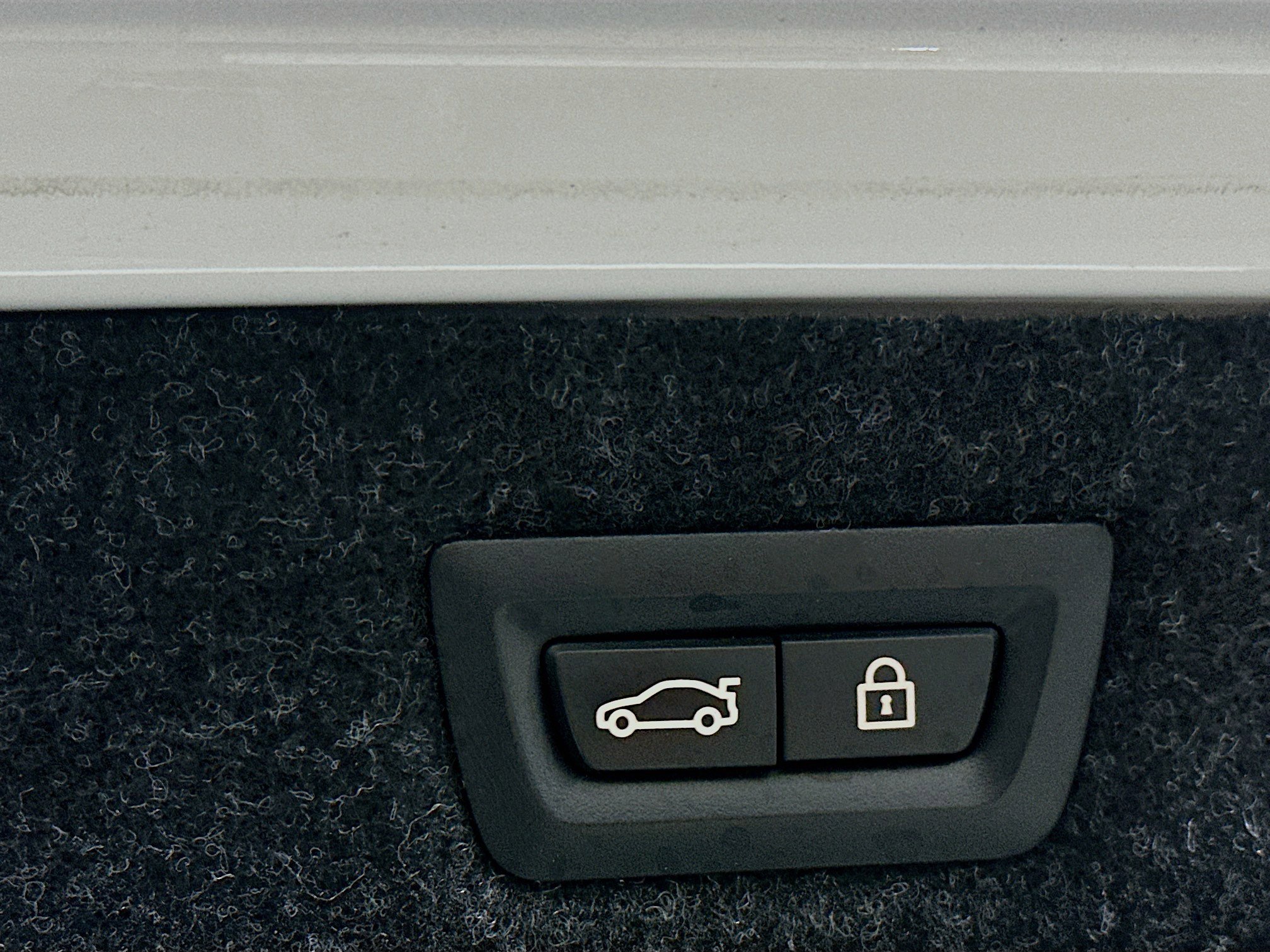 Used 2023 BMW 530e w/ Premium Package RWD image 30