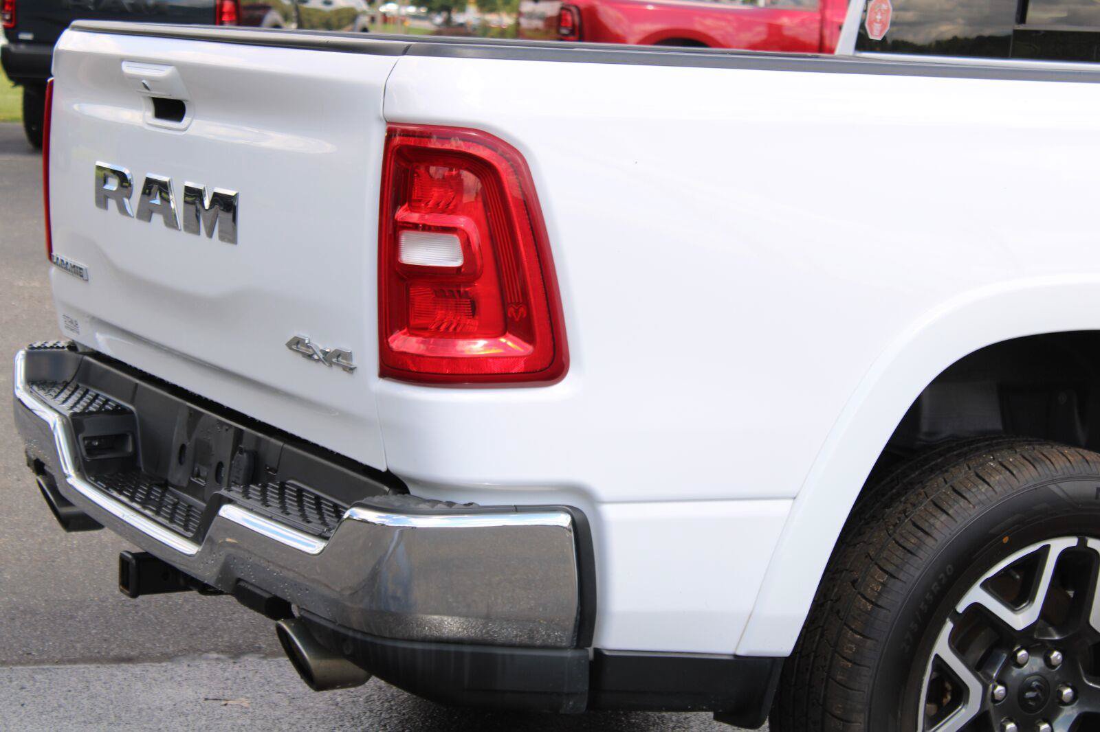 Used 2025 RAM 1500 Laramie AWD/4WD image 8