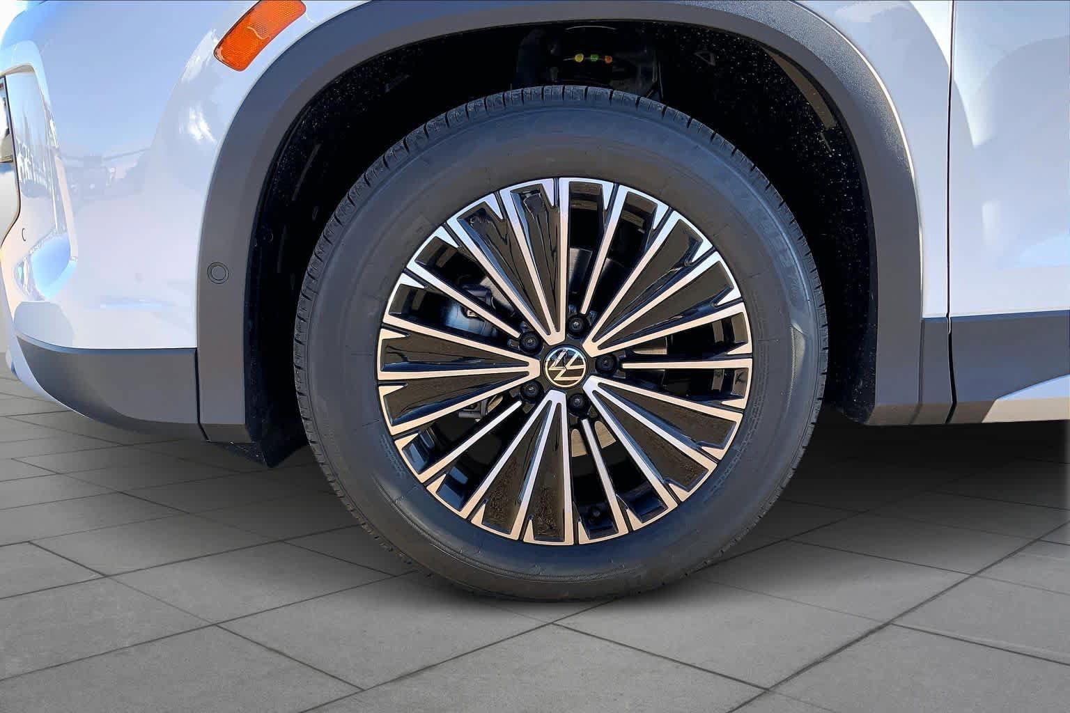 New 2026 Volkswagen Tiguan S FWD image 12