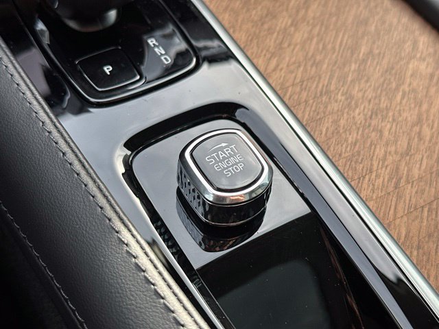 Certified 2024 Volvo XC90 T8 Plus w/ Protection Package Premier AWD/4WD image 29