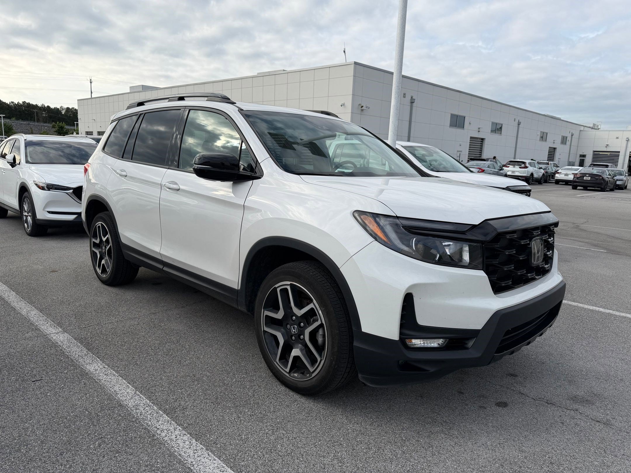 Used 2023 Honda Passport Elite image 3