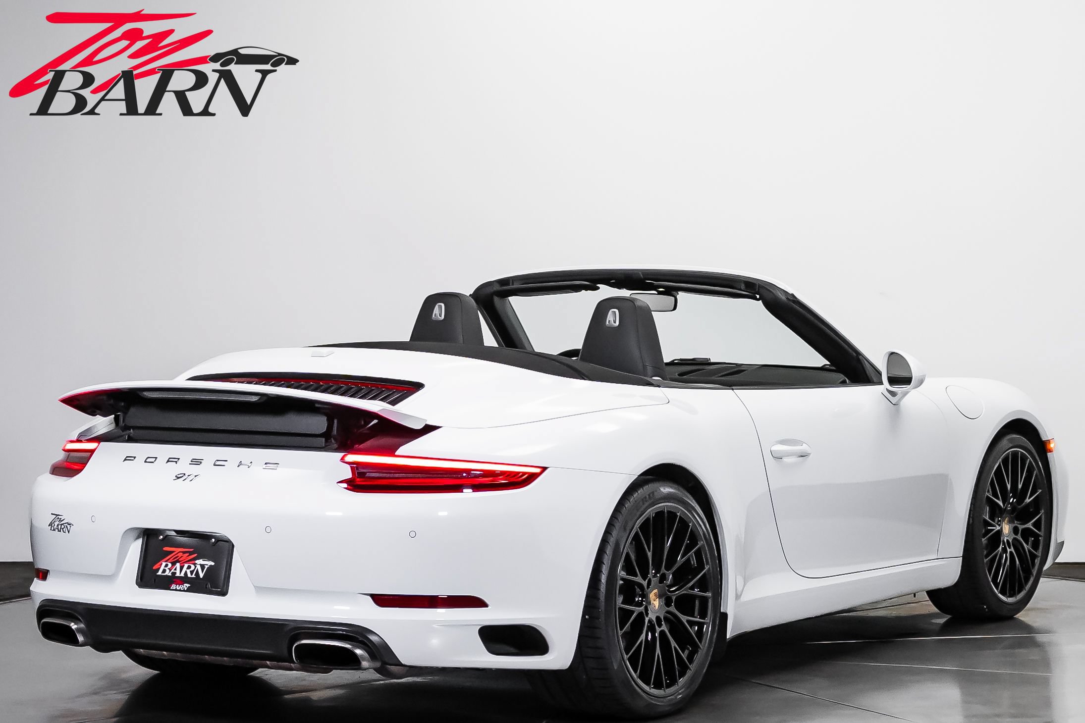 Used 2017 Porsche 911 Carrera RWD image 5