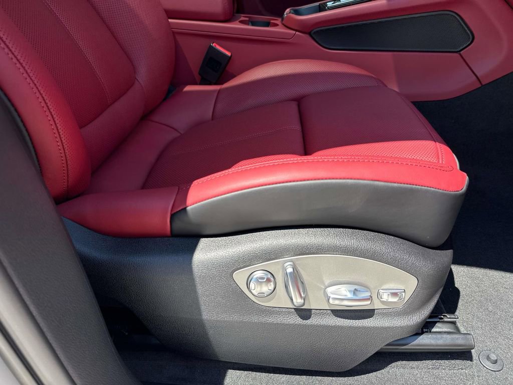New 2026 Porsche Macan S AWD/4WD image 17