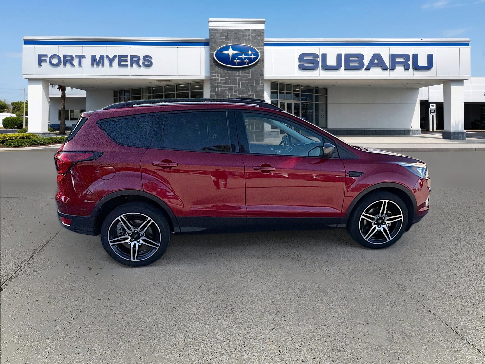 Used 2019 Ford Escape SEL image 2